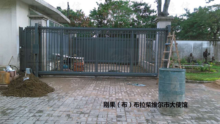 剛果大使館安寶S2智能安全伸縮平移門(mén)工程案例 - 中出網(wǎng)-智能出入口與停車(chē)充電門(mén)戶(hù)