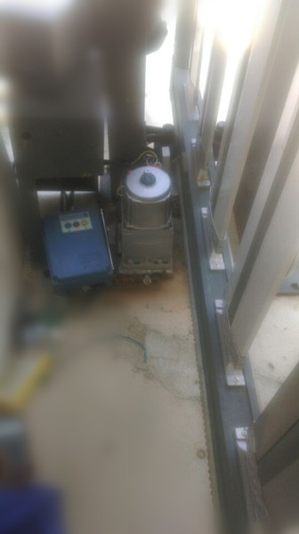 百勝平移門機(jī)成功安裝于北海某食品廠 - 中出網(wǎng)-智能出入口與停車充電門戶