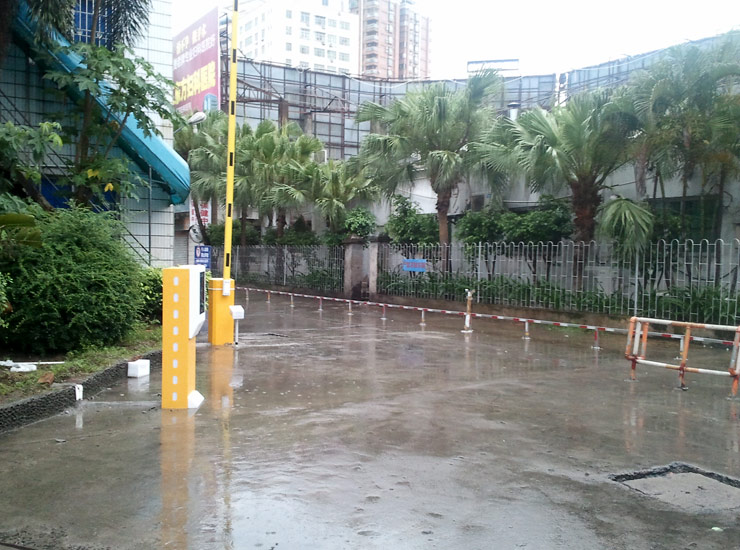 湛江工人體育館停車場系統(tǒng)工程案例 - 中出網(wǎng)-智能出入口與停車充電門戶