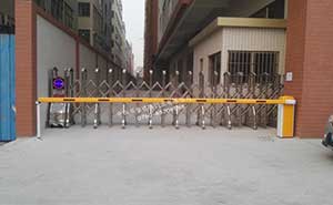 橫欄迪輝工業(yè)園電動(dòng)伸縮門案例