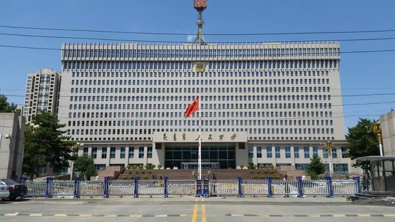 呼和浩特市公安局30米對開電動伸縮門案例 - 中出網-智能出入口與停車充電門戶