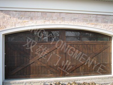 北美風(fēng)情實(shí)木車(chē)庫(kù)門(mén)