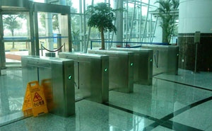 上海橋式圓角翼閘案例 - 中出網(wǎng)-智能出入口與停車充電門戶