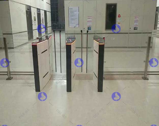 青島松立集團高檔速通門案例 - 中出網(wǎng)-智能出入口與停車充電門戶