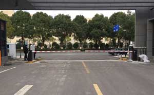 寧波均勝集團車牌識別系統(tǒng)案例 - 中出網(wǎng)-智能出入口與停車充電門戶