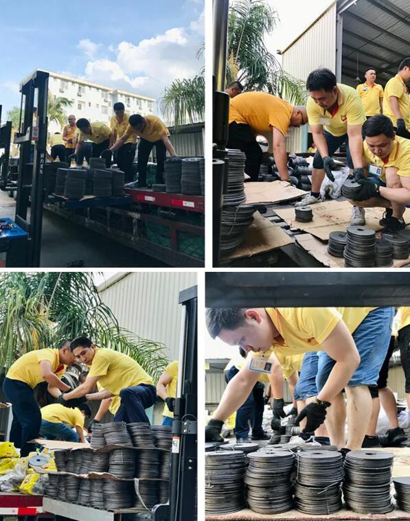 高溫下奮戰(zhàn)在一線的員工