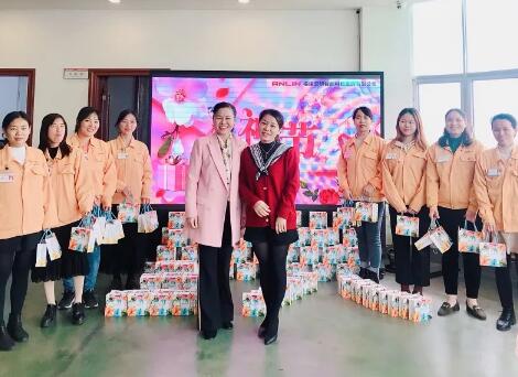 福建安麟攜手安麟工會委員會為女同胞們獻上了節(jié)日的問候