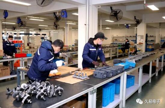 嘉興市委副書(shū)記王濤一行來(lái)久易電子調(diào)研指導(dǎo)