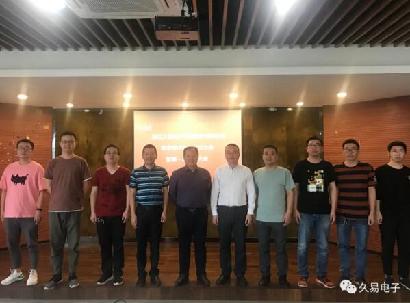 企業(yè)科協(xié)為桐鄉(xiāng)科協(xié)事業(yè)的大力發(fā)展舔磚加瓦