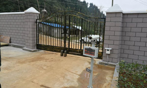 都勻大河橋豪宅車牌識別系統(tǒng)案例 - 中出網(wǎng)-智能出入口與停車充電門戶