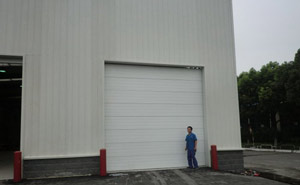 襄陽東風(fēng)二汽工業(yè)門工程 - 中出網(wǎng)-智能出入口與停車充電門戶