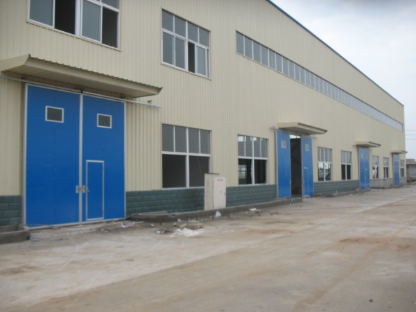 南陽一通防爆電器工業(yè)門實(shí)例 - 中出網(wǎng)-智能出入口與停車充電門戶