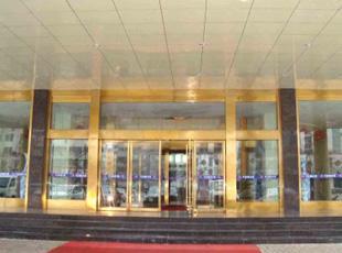 萬正商務(wù)大廈自動門案例 - 中出網(wǎng)-智能出入口與停車充電門戶