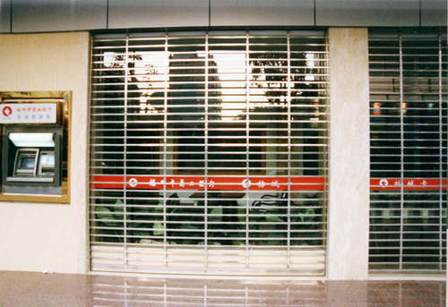 電動(dòng)不銹鋼卷簾門