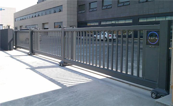 工業(yè)直線門