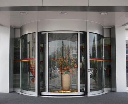 兩翼旋轉(zhuǎn)門