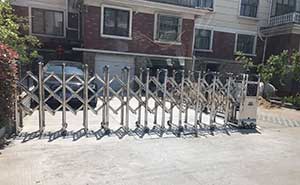 香榭麗小別墅電動(dòng)伸縮門案例 - 中出網(wǎng)-智能出入口與停車充電門戶