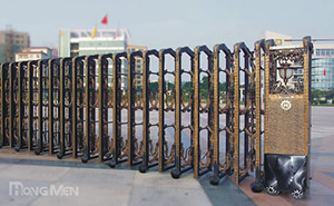 鋁合金伸縮門 - 開拓者—世紀(jì)龍鋁合金伸縮門