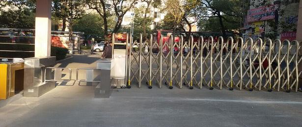 桂林陸軍學(xué)院電動伸縮門案例 - 中出網(wǎng)-智能出入口與停車充電門戶