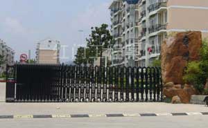 滁州會(huì)峰園居民小區(qū)電動(dòng)伸縮門(mén)案例