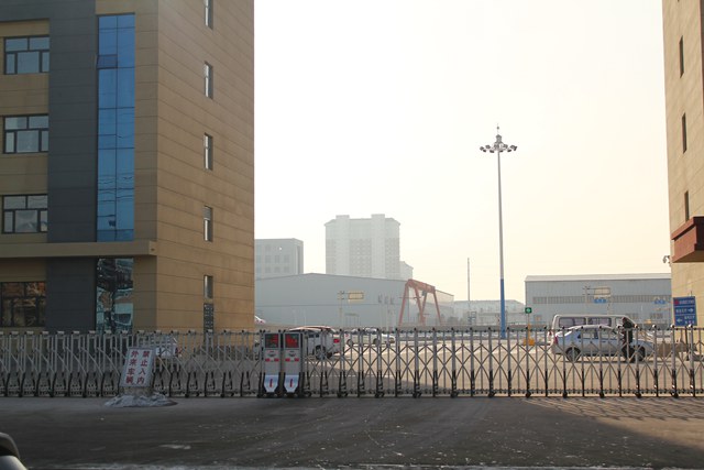 齊齊哈爾市安運駕校伸縮門案例 - 中出網(wǎng)-智能出入口與停車充電門戶