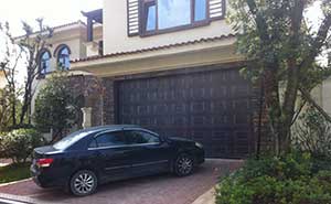 國(guó)際灰湯溫泉旅游區(qū)車庫(kù)門案例 - 中出網(wǎng)-智能出入口與停車充電門戶