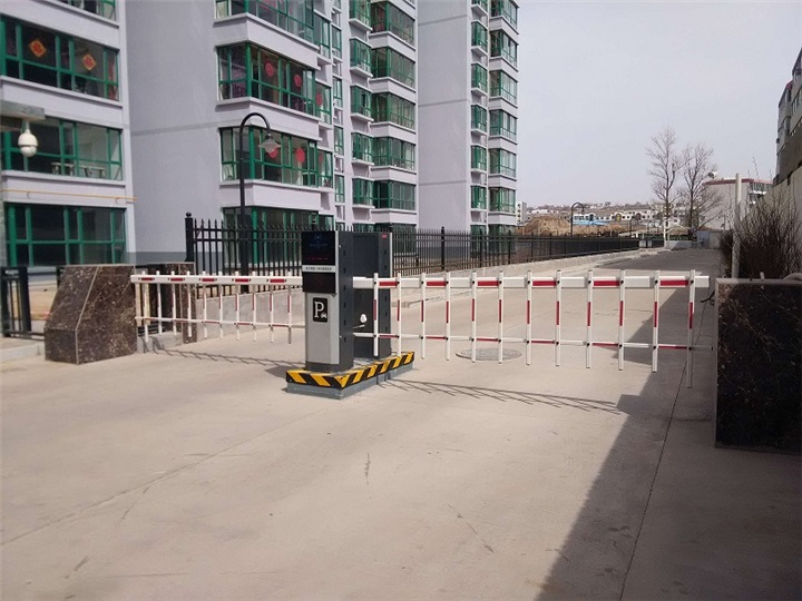 陽光尚品花園道閘案例 - 中出網(wǎng)-智能出入口與停車充電門戶