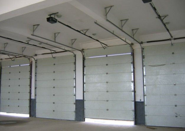 電動(dòng)車(chē)庫(kù)門(mén)