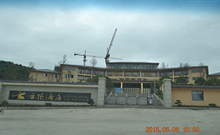 盛世昌?。蛻舭咐?-電動伸縮門）——云頂酒店 - 中出網(wǎng)-智能出入口與停車充電門戶