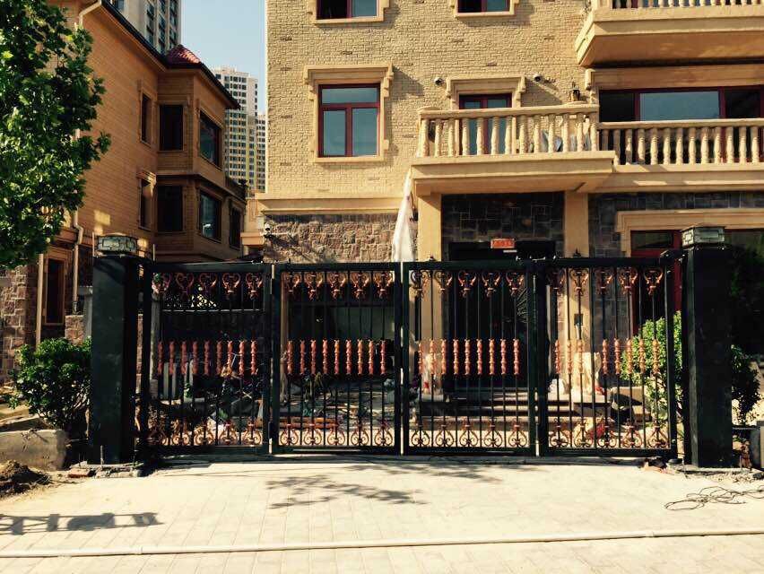 北京別墅懸浮折疊門工程案例 - 中出網(wǎng)-智能出入口與停車充電門戶