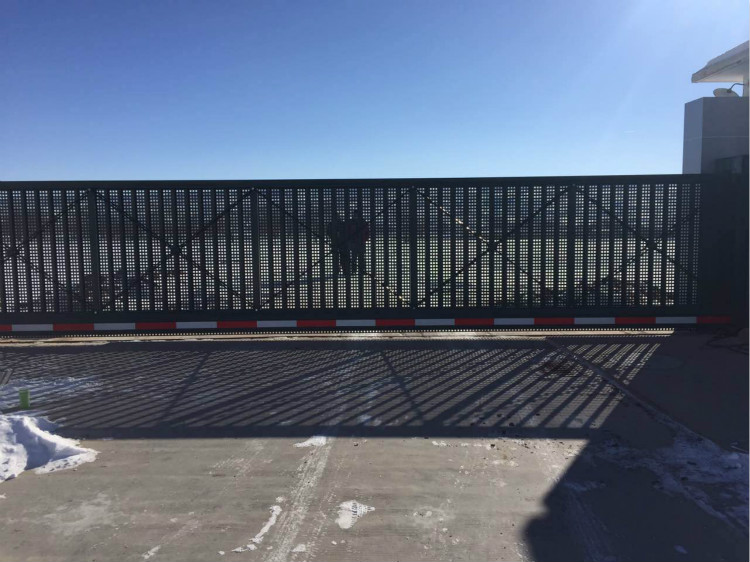 內(nèi)蒙古旗下營進站懸浮門CM745工程案例 - 中出網(wǎng)-智能出入口與停車充電門戶