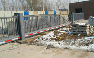 山西太原某學(xué)校對(duì)開懸浮門CM730工程案例 - 中出網(wǎng)-智能出入口與停車充電門戶