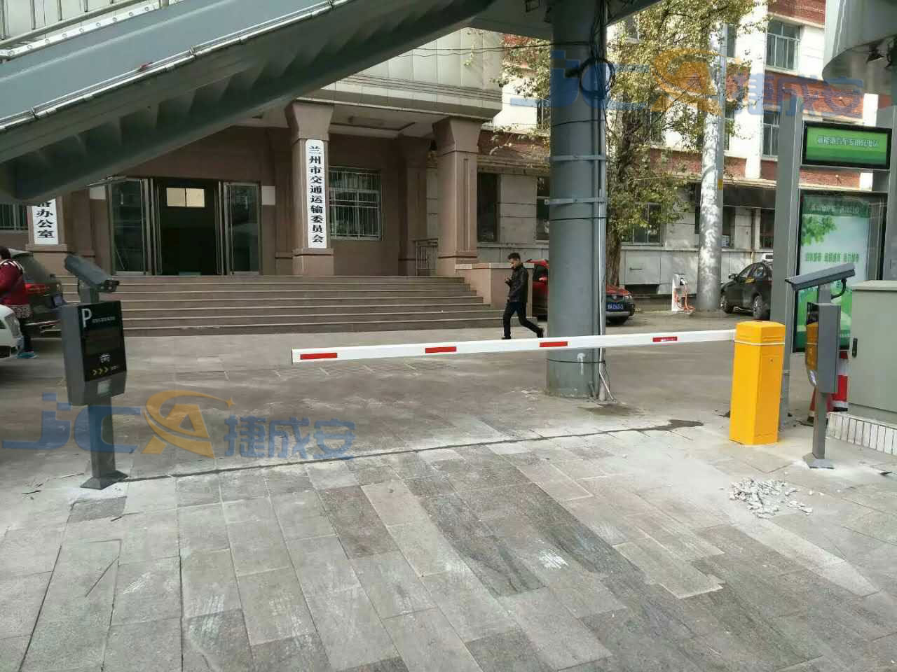蘭州市交通運(yùn)輸委員會停車場系統(tǒng)案例 - 中出網(wǎng)-智能出入口與停車充電門戶