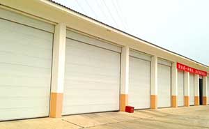 工業(yè)滑升門