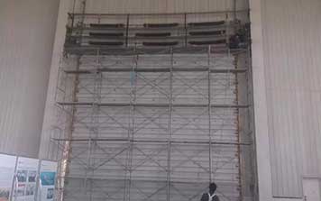 大型垂直提升門