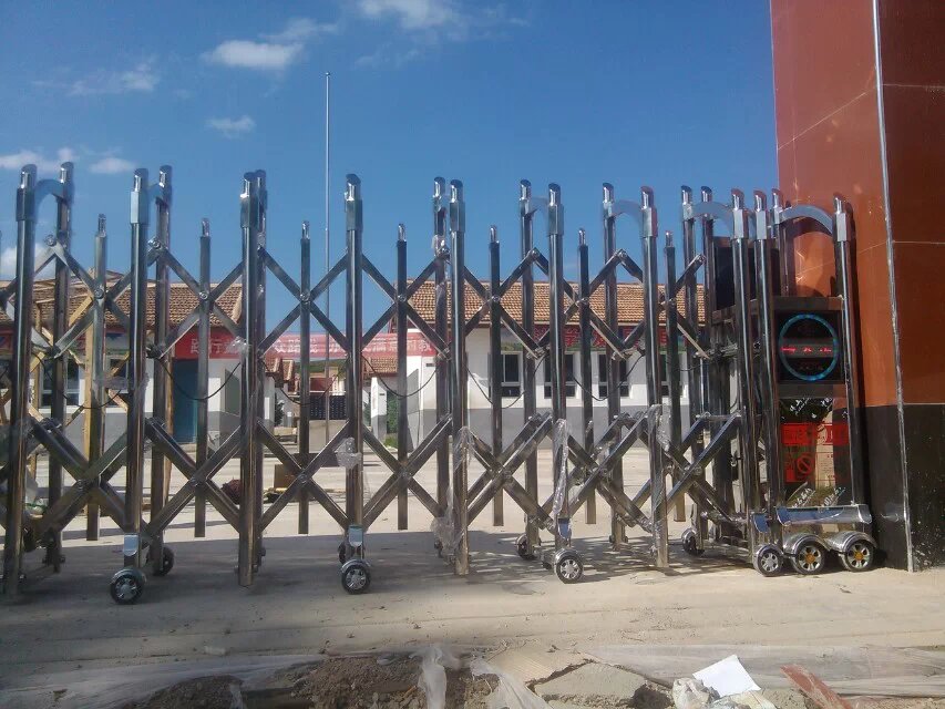 榆中縣小水字小學(xué)伸縮門(mén)案例 - 中出網(wǎng)-智能出入口與停車(chē)充電門(mén)戶