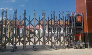 榆中縣小水字小學(xué)伸縮門(mén)案例