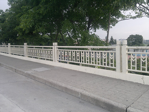 石排生態(tài)園欄桿圍墻護(hù)欄案例 - 中出網(wǎng)-智能出入口與停車充電門戶