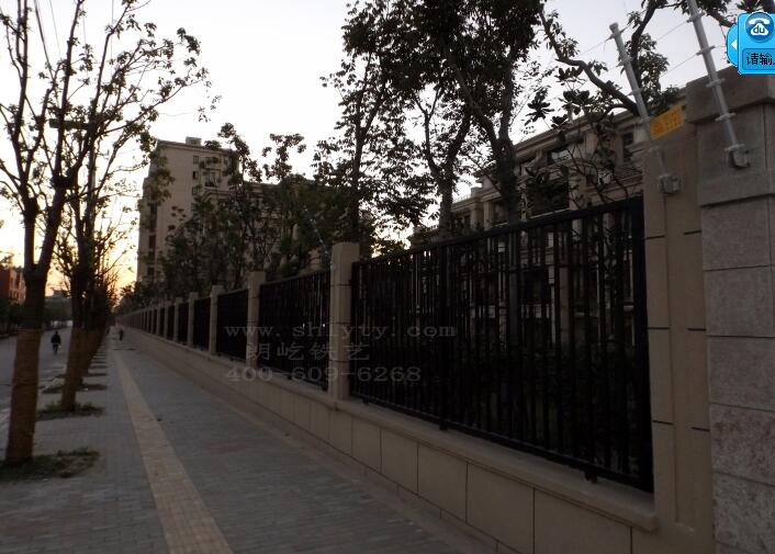 華僑城護欄案例 - 中出網-智能出入口與停車充電門戶