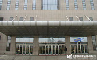 大連廣播電視中心自動平開門工程案例 - 中出網(wǎng)-智能出入口與停車充電門戶