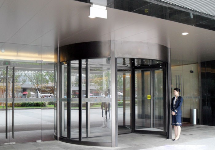 上海世博會(huì)中國館旋轉(zhuǎn)門工程案例 - 中出網(wǎng)-智能出入口與停車充電門戶