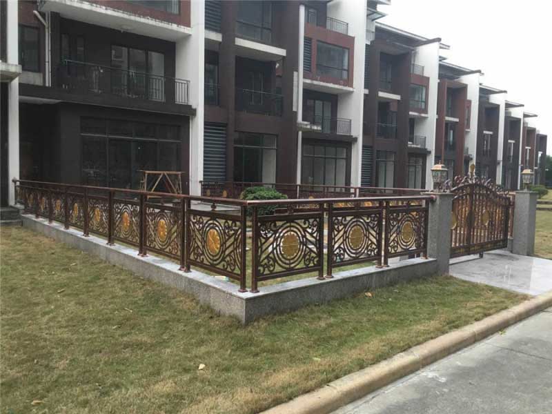 蘿崗中天花園護(hù)欄案例 - 中出網(wǎng)-智能出入口與停車(chē)充電門(mén)戶(hù)