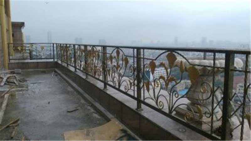 粵北大廈護欄案例 - 中出網(wǎng)-智能出入口與停車充電門戶