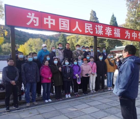 “勇攀高峰，再創(chuàng)輝煌”卓奧世鵬成立11周年登山活動(dòng)