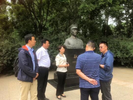 簽約儀式結(jié)束后，卓奧世鵬一行參觀了耿丹學院