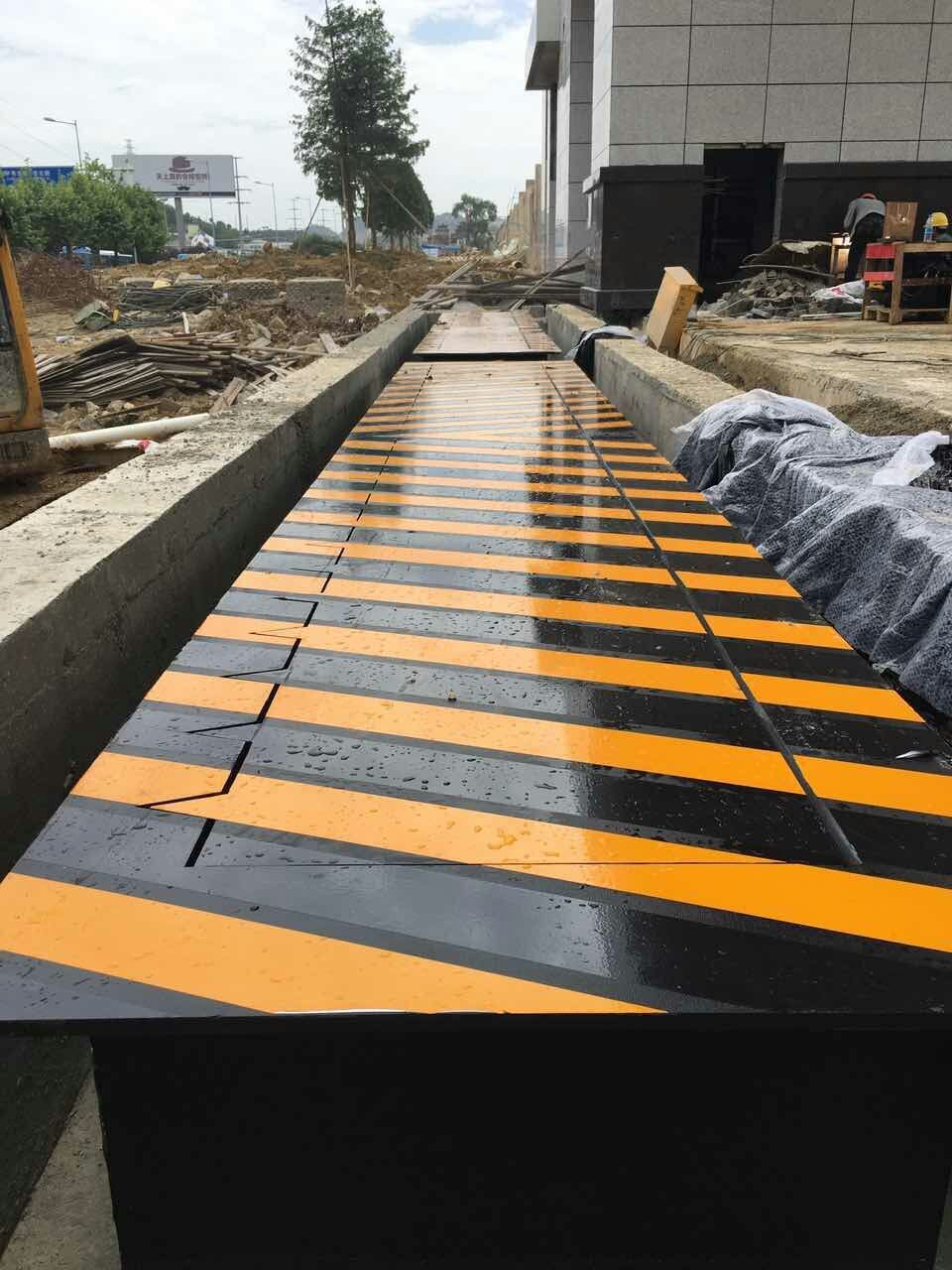 貴陽新公安局路障機(jī)案例 - 中出網(wǎng)-智能出入口與停車充電門戶