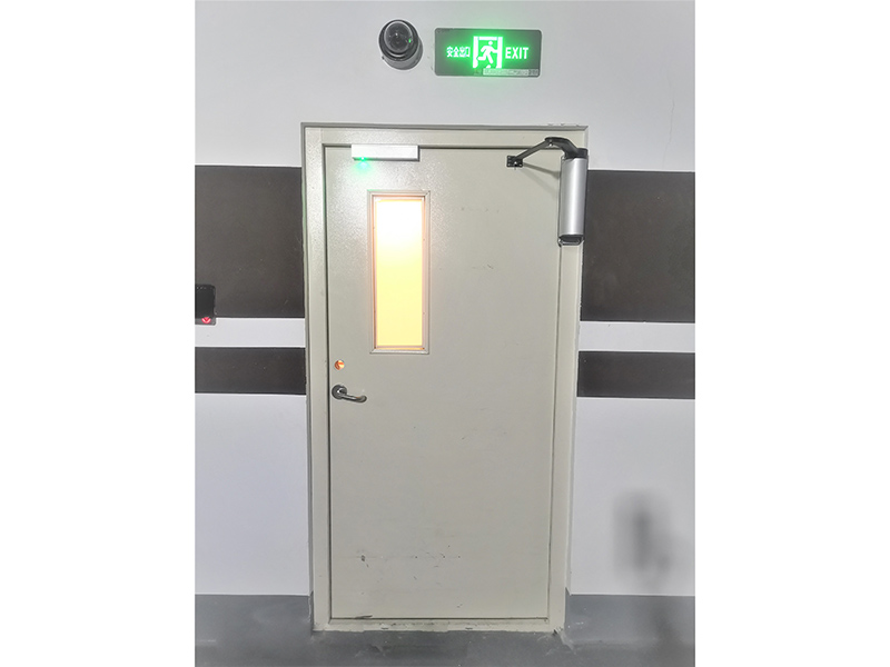 曲臂式開門機 - 中出網-智能出入口與停車充電門戶