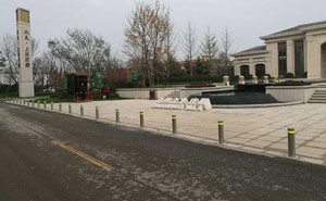 石家莊上水莊園固定不銹鋼路樁安裝實(shí)例