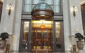 成都仁和春天酒店自動(dòng)門案例 - 中出網(wǎng)-智能出入口與停車充電門戶