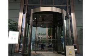 成都圖騰鉑金酒店自動(dòng)門案例 - 中出網(wǎng)-智能出入口與停車充電門戶